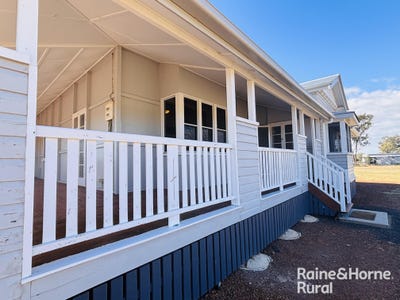/international/au/40-corfe-road-roma-qld-151557724/