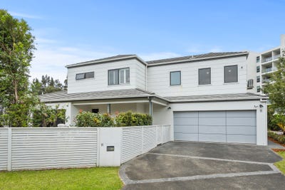 /international/au/11-grand-court-fairy-meadow-nsw-150301596/