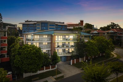 /international/au/8-20-rainey-street-chermside-qld-151055236/