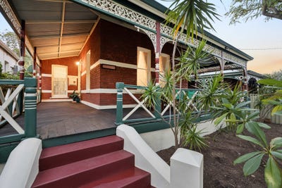/international/au/216-bulwer-street-perth-wa-151295776/
