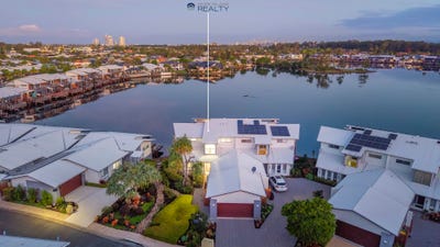 /international/au/32-1-manacor-place-coombabah-qld-148395672/
