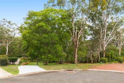 /international/au/28-coral-sea-drive-middle-ridge-qld-204478156/