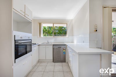 /international/au/56-33-edmund-rice-drive-southport-qld-150819000/