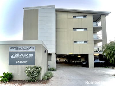 /international/au/12-11-bacon-street-moranbah-qld-150837784/