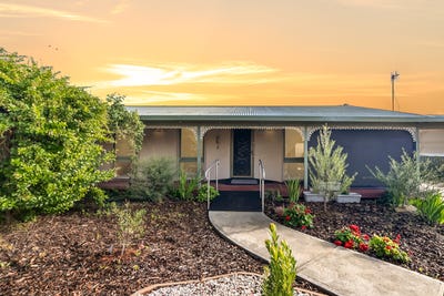 /international/au/25-westbrook-avenue-loxton-sa-151339504/
