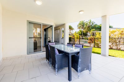 /international/au/300-11-beaches-village-circuit-agnes-water-qld-151009968/