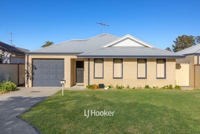 /international/au/30-woodrow-street-carey-park-wa-150776128/