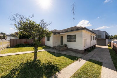 /international/au/18-merrett-avenue-cringila-nsw-152625044/