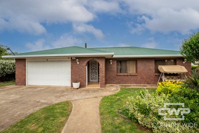 /international/au/46-abercrombie-street-guyra-nsw-148504192/