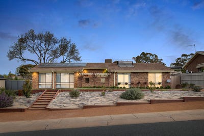 /international/au/61-wheatley-street-gowrie-act-152432824/