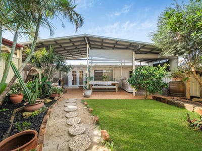 /international/au/3-548-oxley-avenue-redcliffe-qld-151351068/