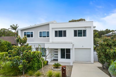 /international/au/17b-westmacott-parade-bulli-nsw-152602588/