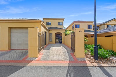 /international/au/13-37-paradise-springs-avenue-robina-qld-148407476/