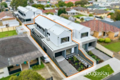 /international/au/10b-compton-parade-sunshine-north-vic-151338404/