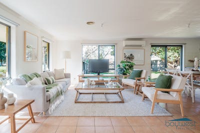 /international/au/2-134-victoria-street-hastings-vic-151153536/