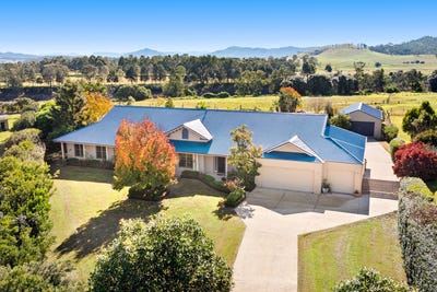 /international/au/7-willow-tree-close-aberglasslyn-nsw-148368856/