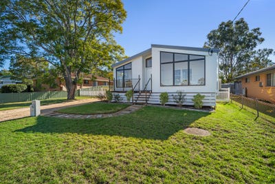 /international/au/15-cooper-street-pittsworth-qld-151591928/