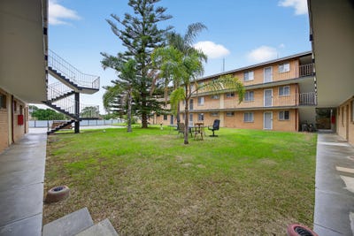 /international/au/26-4-southend-road-hamilton-hill-wa-148541144/