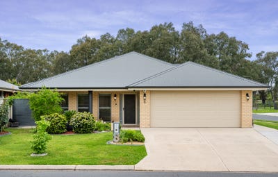 /international/au/8-anna-court-north-albury-nsw-152681064/