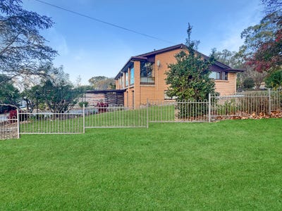 /international/au/66-derby-street-tenterfield-nsw-150996524/