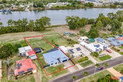 /international/au/25-mariners-way-bundaberg-north-qld-151178144/