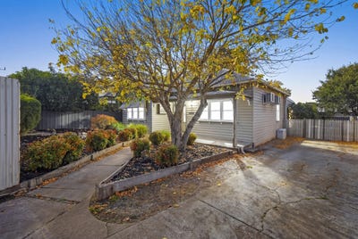 /international/au/74-gisborne-road-bacchus-marsh-vic-151149272/