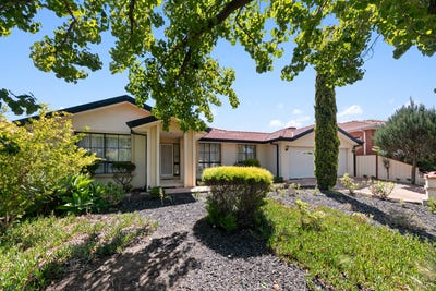 /international/au/10-brighton-place-taylors-hill-vic-152562304/