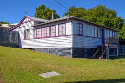 /international/au/13-pollock-street-gympie-qld-151614884/