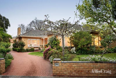 /international/au/29-tatong-road-brighton-east-vic-152607660/