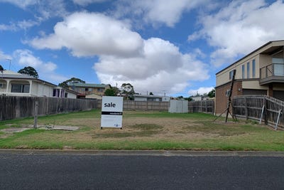 /international/au/13-nottingham-street-portarlington-vic-204453096/