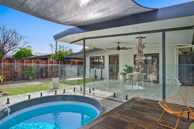 /international/au/52-christensen-street-machans-beach-qld-151613832/
