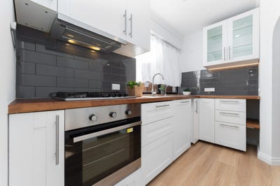/international/au/9-seventh-avenue-maylands-wa-148248128/