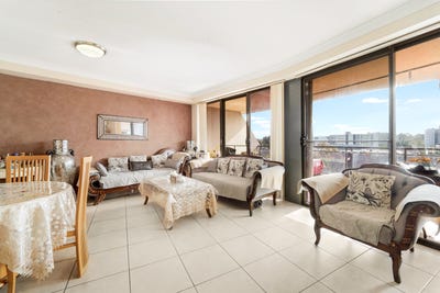 /international/au/33-3-7-fetherstone-street-bankstown-nsw-151281392/