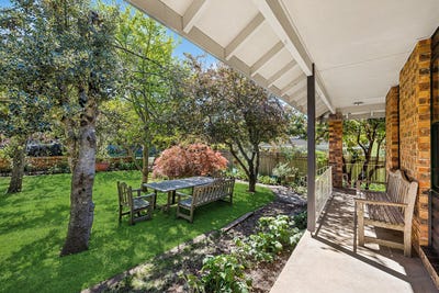 /international/au/4-appledon-avenue-wentworth-falls-nsw-152619416/