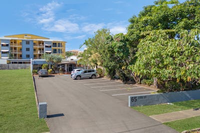 /international/au/65-eyre-street-north-ward-qld-505143200/