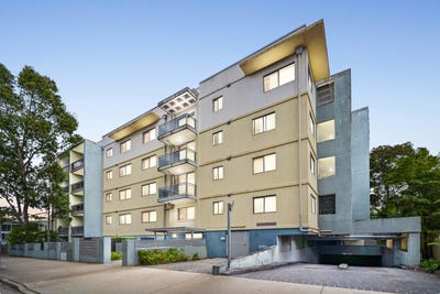 /international/au/7-17-19-third-avenue-blacktown-nsw-151122680/