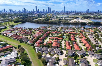 /international/au/40-30-saint-kevins-avenue-benowa-qld-150929200/