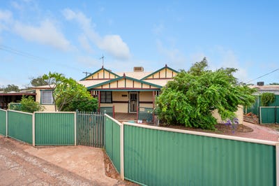 /international/au/4-wordsworth-street-kalgoorlie-wa-151090396/