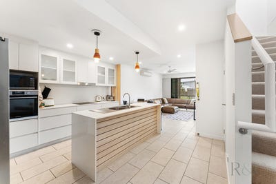 /international/au/6-30-caspian-circuit-mountain-creek-qld-152385496/