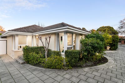 /international/au/2-13-binnie-street-brighton-east-vic-148626432/