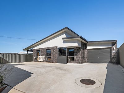 /international/au/2-73-lawrence-drive-devonport-tas-152681680/