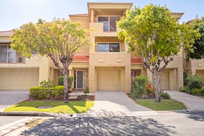 /international/au/24-3-robina-town-centre-drive-robina-qld-152678700/