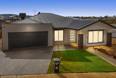 /international/au/30-auburn-crescent-bacchus-marsh-vic-151329628/