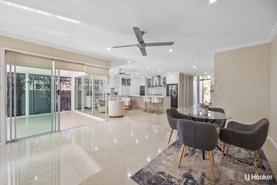 /international/au/49-springbrook-parade-idalia-qld-151431376/