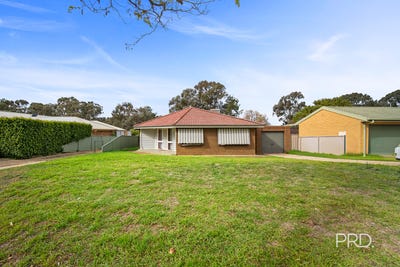 /international/au/9-canola-place-estella-nsw-151175652/