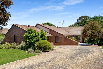 /international/au/6-amaroo-avenue-cowra-nsw-151117664/