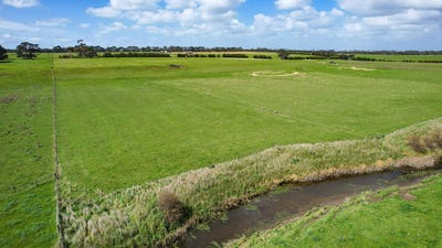 /international/au/-the-paddock-warrnambool-caramut-road-woolsthorpe-vic-700425560/