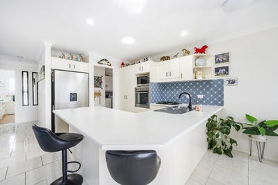 /international/au/19-1-orion-drive-yamba-nsw-151582956/