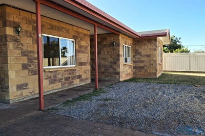 /international/au/10-angela-boulevard-mount-isa-qld-151535960/