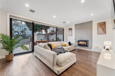 /international/au/1-1309-nepean-highway-cheltenham-vic-151121360/
